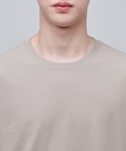 MUSINSA STANDARD（ムシンサスタンダード）の「[クールタンダード] ベーシッククルーネックTシャツ [マッシュルーム]（Tシャツ/カットソー・メンズ・その他・MEDIUM/LARGE/X-LARGE/XX-LARGE/XXX-LARGE/SMALL）」の4枚目の写真