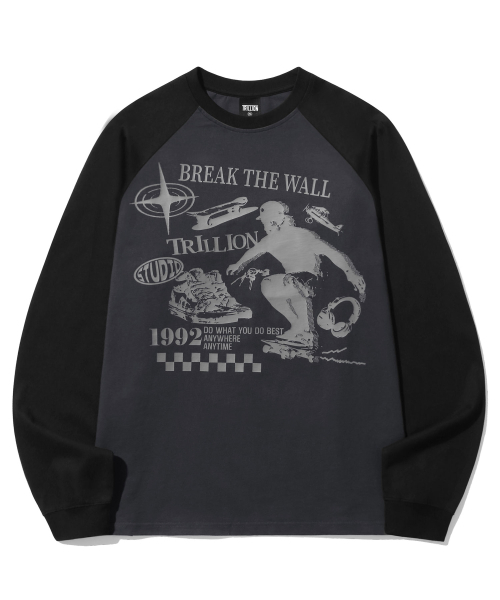 TRILLION(トリリオン)の「スケートボードピグメントグラフィックレグロンロングスリーブ(CHARCOAL)(Tシャツ/カットソー・レディース・その他・LARGE/X-LARGE/MEDIUM)」の4枚目の写真