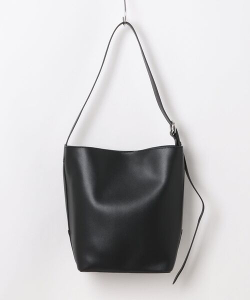 NiiNa(ニーナ)の「【 NiiNa / ニーナ 】高品質牛革ソフトバケットバッグ(インナーポーチ付き)(トートバッグ・レディース・ブラウン/ダークブラウン/ブラック/グレイッシュベージュ・FREE)」の20枚目の写真