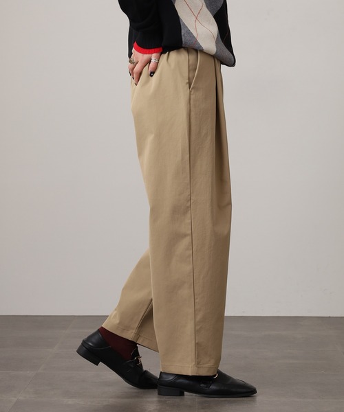 OMNES（オムネス）の「撥水加工高密度ストレッチツイルタックパンツ（スラックス・レディース・ベージュ・L/M）」の9枚目の写真