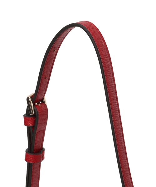 Guess（ゲス）の「DAVINA Shoulder Bag ホーボーバッグ（ショルダーバッグ・レディース・レッド/ブラック・ONE SIZE）」の5枚目の写真