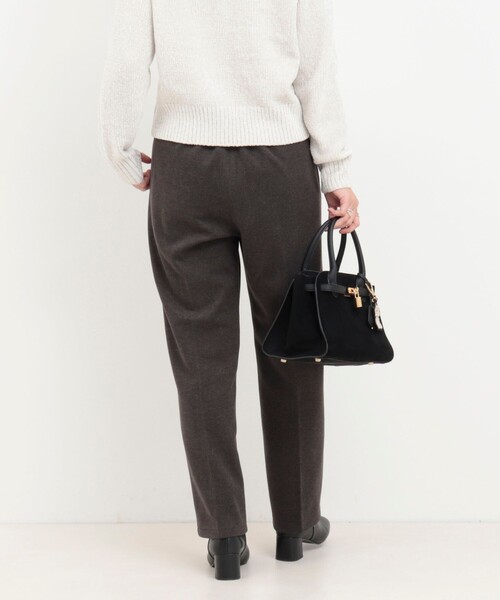 MICO COULIER（ミコクリエ）の「ピーチツイルストレッチストレートパンツ（その他パンツ・レディース・アイボリー/チャコールグレー・36/38）」の18枚目の写真