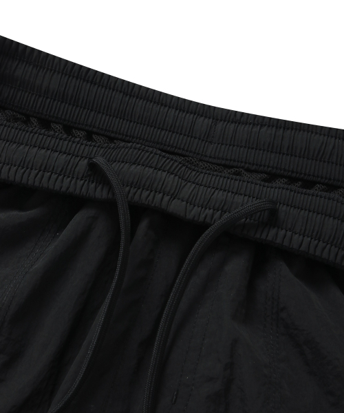 COVERNAT(カバーナット)の「ウィンドブレーカーショーツブラック(その他パンツ・レディース・その他・X-LARGE/X-SMALL/XX-LARGE/SMALL/LARGE/MEDIUM)」の4枚目の写真