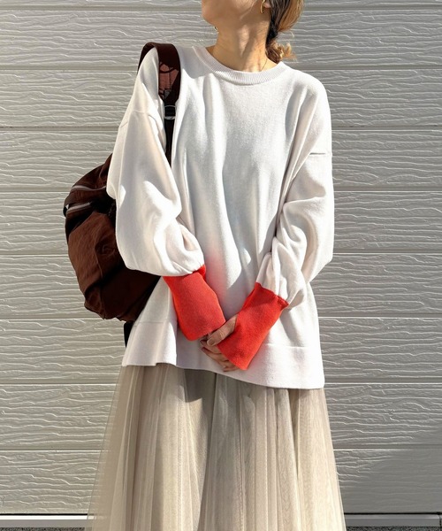 Q（キュー）の「袖配色スリットニット（ニット/セーター・レディース・レモンイエロー/アイボリー/ブラック・MEDIUM）」の2枚目の写真