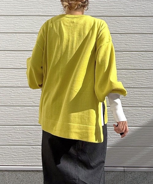 Q（キュー）の「袖配色スリットニット（ニット/セーター・レディース・レモンイエロー/アイボリー/ブラック・MEDIUM）」の12枚目の写真