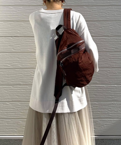 Q（キュー）の「袖配色スリットニット（ニット/セーター・レディース・レモンイエロー/アイボリー/ブラック・MEDIUM）」の17枚目の写真