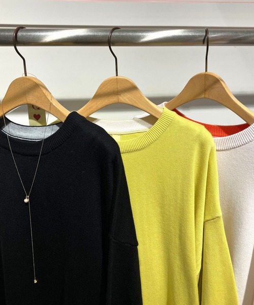 Q（キュー）の「袖配色スリットニット（ニット/セーター・レディース・レモンイエロー/アイボリー/ブラック・MEDIUM）」の6枚目の写真