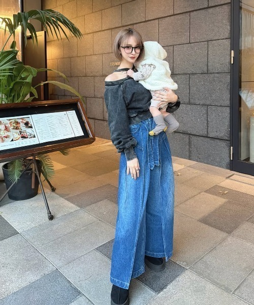 DURAS(デュラス)の「サイドカバーラップワイドデニムパンツ(デニムパンツ・レディース・インディゴブルー/ライトブルー・S-M/M-L)」の18枚目の写真