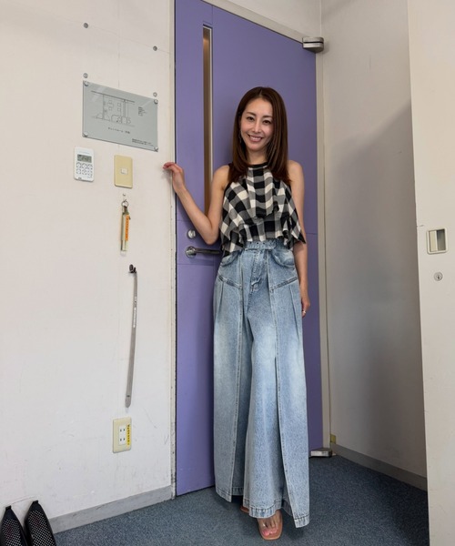 DURAS（デュラス）の「サイドカバーラップワイドデニムパンツ（デニムパンツ・レディース・インディゴブルー/ライトブルー・S-M/M-L）」の15枚目の写真