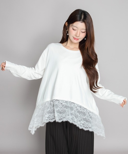 by LEGNA(バイレグナ)の「裏起毛レースドッキングトップス(Tシャツ/カットソー・レディース・ブラック/ホワイト・FREE)」の1枚目の写真