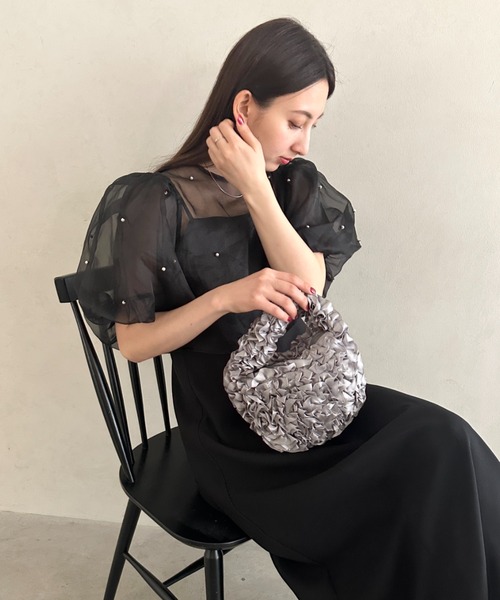 MYMOOD.(マイムード)の「フラワーモチーフハンドバッグ フリルコンパクトバッグ 結婚式 パーティー オケージョン お呼ばれ(クラッチバッグ・レディース・グレー/アイボリー/ブラック・FREE)」の10枚目の写真