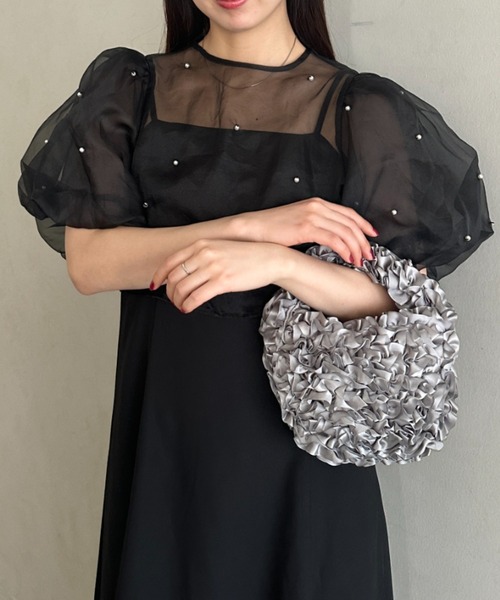MYMOOD.(マイムード)の「フラワーモチーフハンドバッグ フリルコンパクトバッグ 結婚式 パーティー オケージョン お呼ばれ(クラッチバッグ・レディース・グレー/アイボリー/ブラック・FREE)」の13枚目の写真
