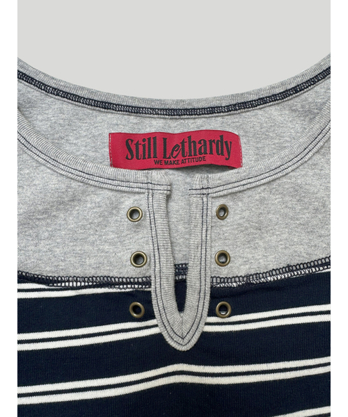 STILLLETHARDY(スティルレッサーディ)の「オーバーロックオフショルダーティーシャツ: ストライプネイビー(Tシャツ/カットソー・レディース・その他・ONE)」の3枚目の写真