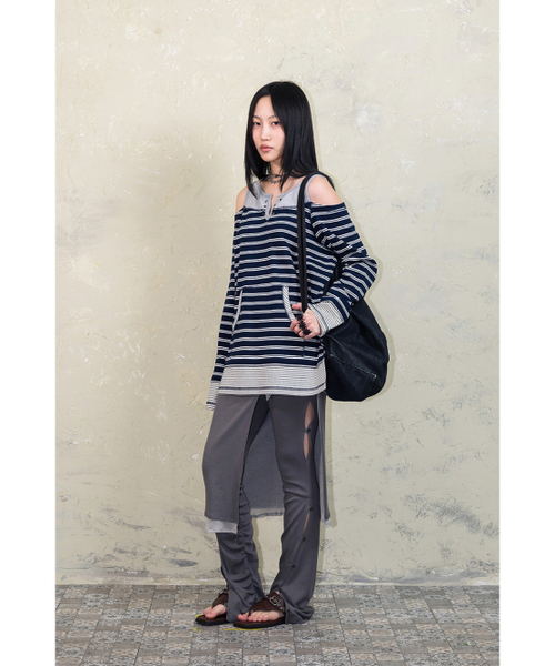 STILLLETHARDY(スティルレッサーディ)の「オーバーロックオフショルダーティーシャツ: ストライプネイビー(Tシャツ/カットソー・レディース・その他・ONE)」の5枚目の写真