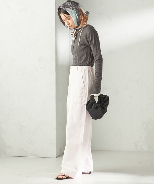 manipuri(マニプリ)の「manipuri: 26SS スカーフ 65×65(バンダナ/スカーフ・レディース・ライトカーキ/ベージュ系/ベージュ・ONE SIZE)」の5枚目の写真