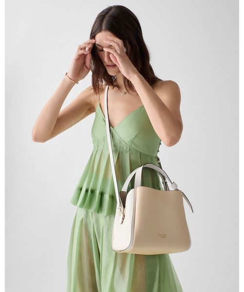 kate spade new york(ケイトスペード ニューヨーク)の「ノット カラーブロック コンバーチブル キャリーオール(ハンドバッグ・レディース・ホワイト・ONESIZE)」の4枚目の写真