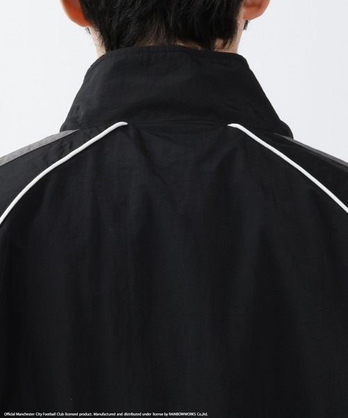 BAYFLOW(ベイフロー)の「【マンチェスター・シティFC】ナイロンブルゾン(ブルゾン・メンズ・ブルー/ブラック・LARGE/MEDIUM)」の5枚目の写真