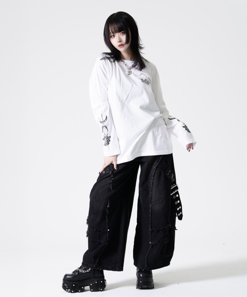 REFLEM(レフレム)の「『REFLEM/レフレム』薔薇と魔導書プリントL/S Tee/ロングスリーブカットソー(Tシャツ/カットソー・レディース・ホワイト/ブラック・FREE)」の15枚目の写真
