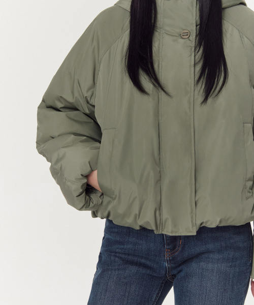 MUSINSA STANDARD WOMAN（ムシンサスタンダードウーマン）の「ウィメンズフード付きショートパディングジャケット[カーキ]（ダウンジャケット/コート・レディース・その他・LARGE/MEDIUM/SMALL/X-SMALL）」の6枚目の写真