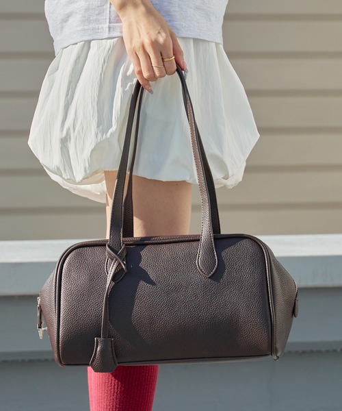 AO2（アオズ）の「Faux Leather Square Shoulder Bag / フェイクレザー スクエアショルダーバッグ 秋 秋服 2026年秋冬（ショルダーバッグ・レディース・ブラック/ホワイト/ブラウン・FREE）」の2枚目の写真