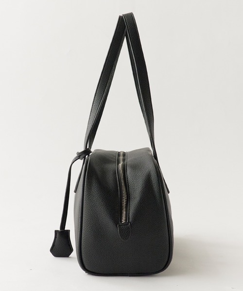 AO2（アオズ）の「Faux Leather Square Shoulder Bag / フェイクレザー スクエアショルダーバッグ 秋 秋服 2026年秋冬（ショルダーバッグ・レディース・ブラック/ホワイト/ブラウン・FREE）」の14枚目の写真