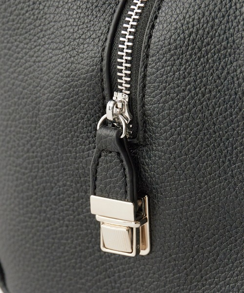 AO2（アオズ）の「Faux Leather Square Shoulder Bag / フェイクレザー スクエアショルダーバッグ 秋 秋服 2026年秋冬（ショルダーバッグ・レディース・ブラック/ホワイト/ブラウン・FREE）」の7枚目の写真
