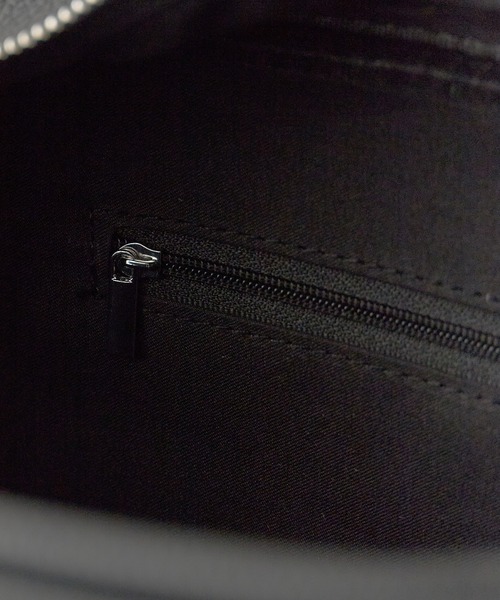AO2（アオズ）の「Faux Leather Square Shoulder Bag / フェイクレザー スクエアショルダーバッグ 秋 秋服 2026年秋冬（ショルダーバッグ・レディース・ブラック/ホワイト/ブラウン・FREE）」の16枚目の写真