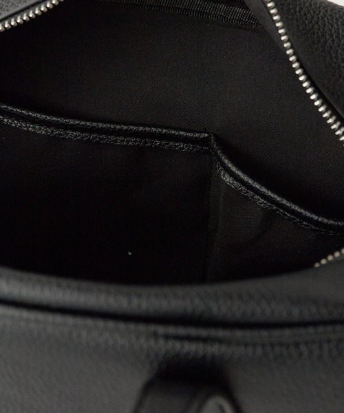 AO2（アオズ）の「Faux Leather Square Shoulder Bag / フェイクレザー スクエアショルダーバッグ 秋 秋服 2026年秋冬（ショルダーバッグ・レディース・ブラック/ホワイト/ブラウン・FREE）」の15枚目の写真