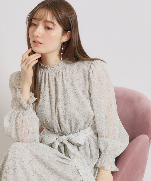 couture brooch（クチュールブローチ）の「【洗える・着映え】楊柳小花シャーリングワンピース（ワンピース・レディース・アイボリー系/ブルー系5/ブラック系・42/40/38/36）」の20枚目の写真