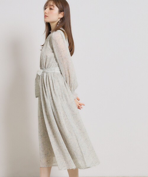 couture brooch（クチュールブローチ）の「【洗える・着映え】楊柳小花シャーリングワンピース（ワンピース・レディース・アイボリー系/ブルー系5/ブラック系・42/40/38/36）」の22枚目の写真