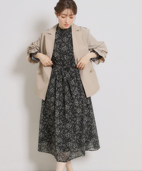 couture brooch（クチュールブローチ）の「【洗える・着映え】楊柳小花シャーリングワンピース（ワンピース・レディース・アイボリー系/ブルー系5/ブラック系・42/40/38/36）」の8枚目の写真