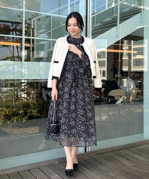 couture brooch（クチュールブローチ）の「【洗える・着映え】楊柳小花シャーリングワンピース（ワンピース・レディース・アイボリー系/ブルー系5/ブラック系・42/40/38/36）」の11枚目の写真