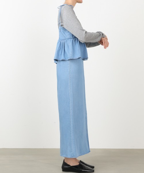 Bab(バブ)の「【選べるサイズ展開】デニムペプラムギャザーキャミワンピース(ワンピース・レディース・ライトブルー/ブルー・M/S)」の5枚目の写真