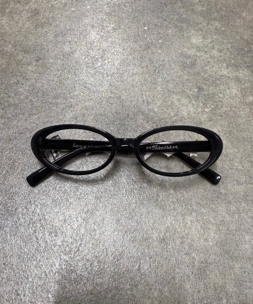 Never mind the XU / Chikashitsu+(ネバーマインド ザ エックスユー / チカシツプラス)の「【Nerd out XU】ribbon design oval glasses / 【ナードアウトエックスユー】リボンデザインオーバルグラス <着用動画あり>(メガネ・レディース・ブラック・ONE SIZE)」の7枚目の写真