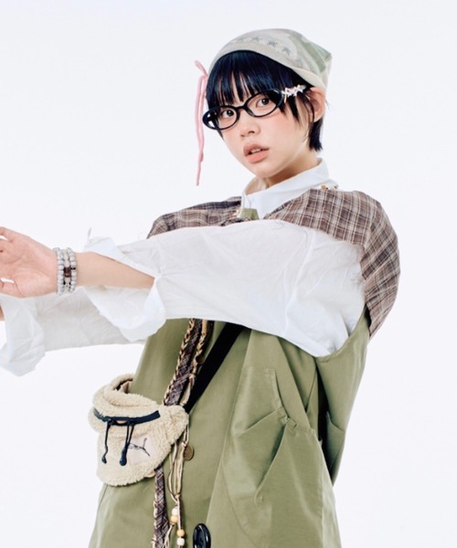 Never mind the XU / Chikashitsu+(ネバーマインド ザ エックスユー / チカシツプラス)の「【Nerd out XU】ribbon design oval glasses / 【ナードアウトエックスユー】リボンデザインオーバルグラス <着用動画あり>(メガネ・レディース・ブラック・ONE SIZE)」の9枚目の写真