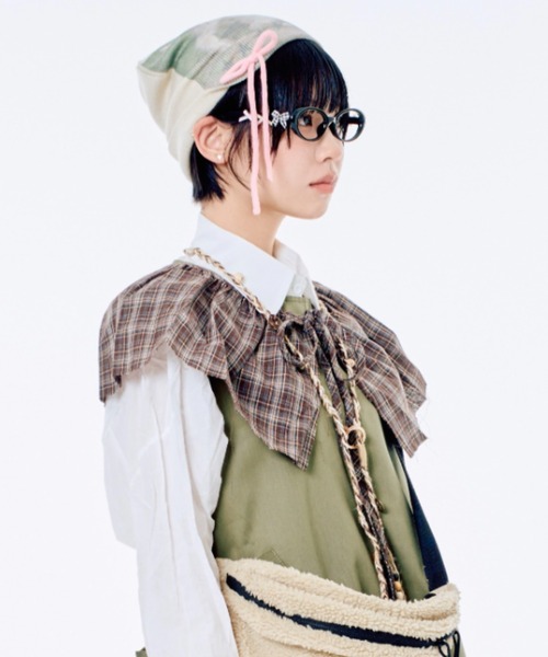 Never mind the XU / Chikashitsu+(ネバーマインド ザ エックスユー / チカシツプラス)の「【Nerd out XU】ribbon design oval glasses / 【ナードアウトエックスユー】リボンデザインオーバルグラス <着用動画あり>(メガネ・レディース・ブラック・ONE SIZE)」の12枚目の写真