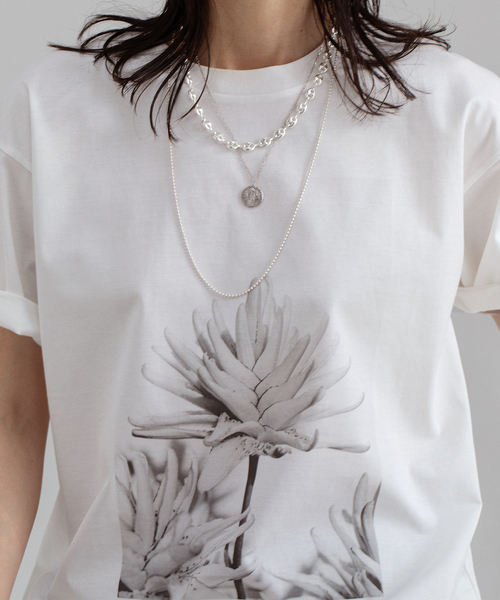 Noble(ノーブル)の「フラワーフォトプリントT(Tシャツ/カットソー・レディース・ライトホワイト/ホワイト系その他/ホワイト/ホワイト×ホワイト・FREE)」の14枚目の写真