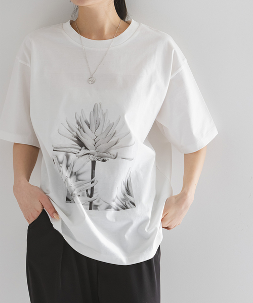 Noble(ノーブル)の「フラワーフォトプリントT(Tシャツ/カットソー・レディース・ライトホワイト/ホワイト系その他/ホワイト/ホワイト×ホワイト・FREE)」の22枚目の写真