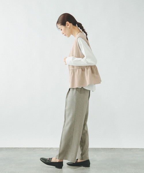 GLOBAL WORK(グローバルワーク)の「ピーチサテンベスト/636611(ベスト・レディース・ライトベージュ/グレー・MEDIUM/LARGE)」の8枚目の写真