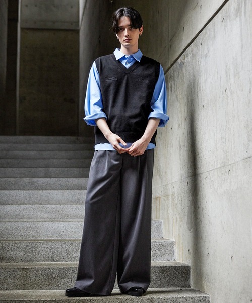 CLEL（クレイル）の「【CLEL】Basic Embroidered V-Neck Knit Vest / ベーシック 刺繍Vネックニットベスト（ベスト・メンズ・ブラック/ダークネイビー/グレー・S/XS/L/M）」の8枚目の写真