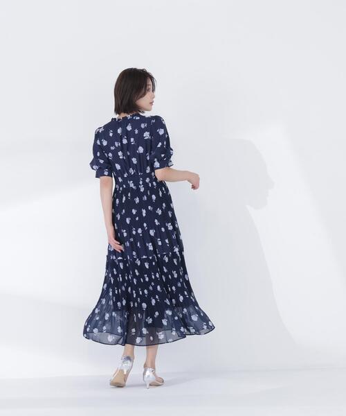 NATURAL BEAUTY BASIC（ナチュラルビューティーベーシック）の「◇ぼかしフラワープリントワンピース（ワンピース・レディース・ブルー系その他6/ブルー系その他/ホワイト系その他・P/S/MEDIUM）」の10枚目の写真