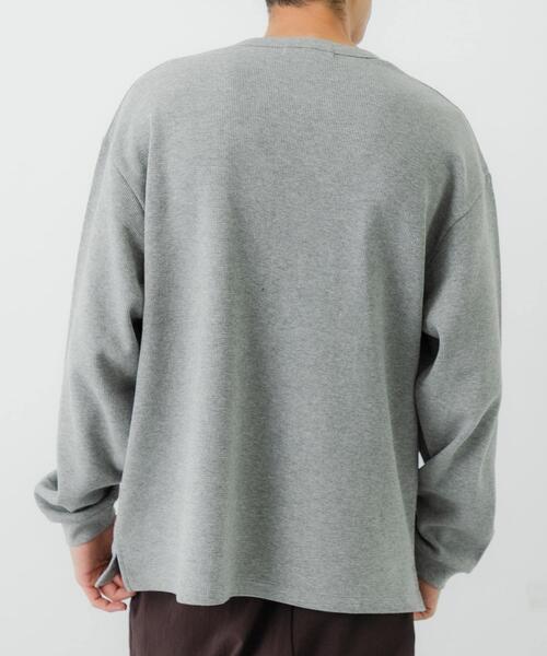 URBAN RESEARCH(アーバンリサーチ)の「『UR TECH』度詰めワッフルロングスリーブ(Tシャツ/カットソー・メンズ・ライトグレー/ブラック/ホワイト/オートミール・SMALL/X-LARGE/LARGE/MEDIUM)」の22枚目の写真