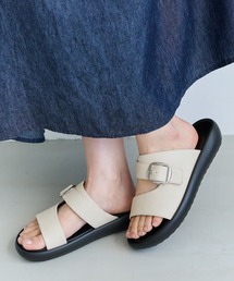 LAVEANGE（ラビアンジェ）の「【ゆったり甲高】バックルストラップサンダル（サンダル）」