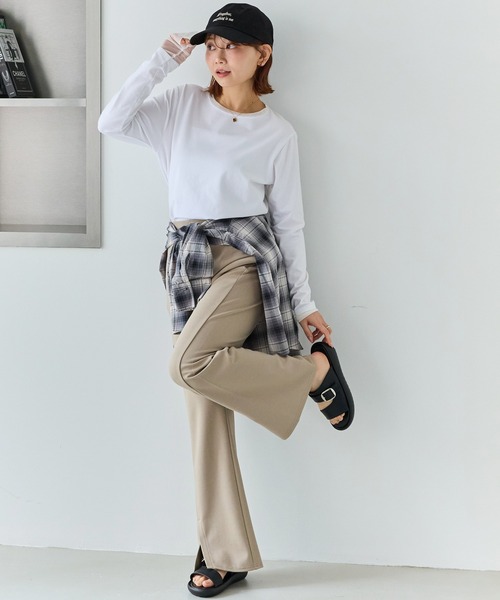 LAVEANGE（ラビアンジェ）の「【ゆったり甲高】バックルストラップサンダル（サンダル・レディース・アイボリー/ブラック・23.5cm/24.5cm）」の6枚目の写真