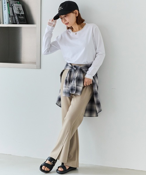 LAVEANGE（ラビアンジェ）の「【ゆったり甲高】バックルストラップサンダル（サンダル・レディース・アイボリー/ブラック・23.5cm/24.5cm）」の7枚目の写真