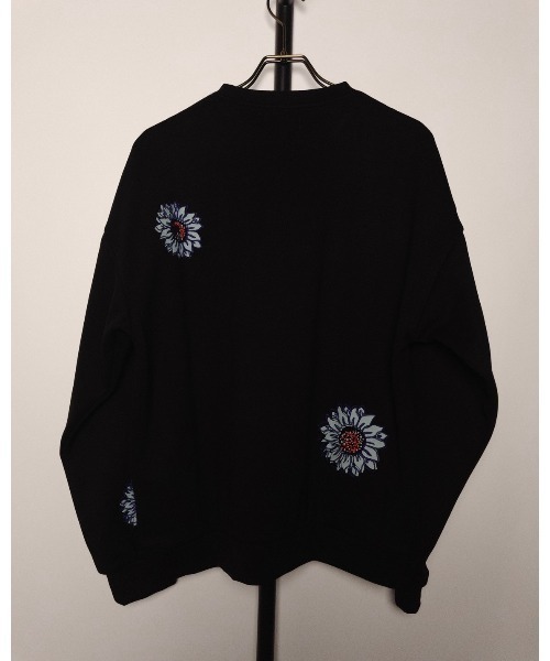 ATELANE（アテレーン）の「ATELANE/ダンボールポンチ ランダムフラワー刺繍 L/S TEE（Tシャツ/カットソー・メンズ・ブラウン/オフホワイト・MEDIUM/LARGE）」の5枚目の写真