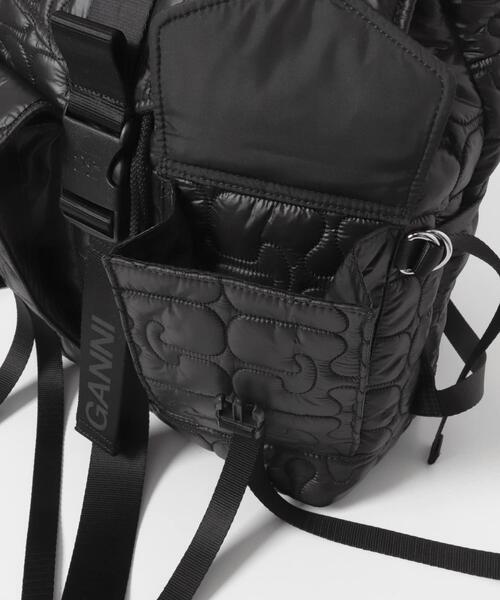 GANNI(ガニー)の「GANNI RE-TECH QUILTED BACKPACK(バックパック/リュック・レディース・ブラック・-)」の4枚目の写真
