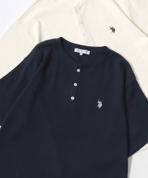 U.S. POLO ASSN.（ユーエスポロアッスン）の「U.S. POLO ASSN./ユーエスポロアッスン 別注 ワッフル/サーマル 無地 ロゴ ワンポイント刺繍 ヘンリーネック 半袖Tシャツ/レディース メンズ（Tシャツ/カットソー・メンズ・ブラック/スミクロ/ネイビー/ホワイト・M/L/LL）」の4枚目の写真