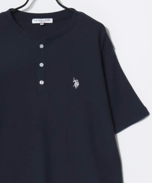 U.S. POLO ASSN.（ユーエスポロアッスン）の「U.S. POLO ASSN./ユーエスポロアッスン 別注 ワッフル/サーマル 無地 ロゴ ワンポイント刺繍 ヘンリーネック 半袖Tシャツ/レディース メンズ（Tシャツ/カットソー・メンズ・ブラック/スミクロ/ネイビー/ホワイト・M/L/LL）」の8枚目の写真