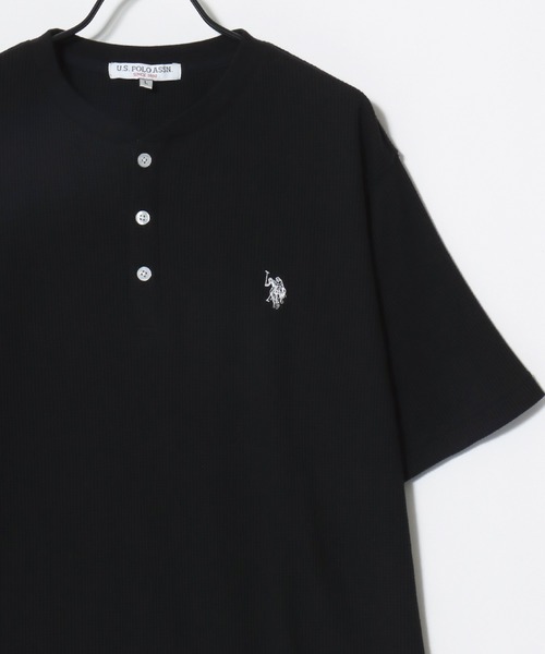 U.S. POLO ASSN.（ユーエスポロアッスン）の「U.S. POLO ASSN./ユーエスポロアッスン 別注 ワッフル/サーマル 無地 ロゴ ワンポイント刺繍 ヘンリーネック 半袖Tシャツ/レディース メンズ（Tシャツ/カットソー・メンズ・ブラック/スミクロ/ネイビー/ホワイト・M/L/LL）」の6枚目の写真